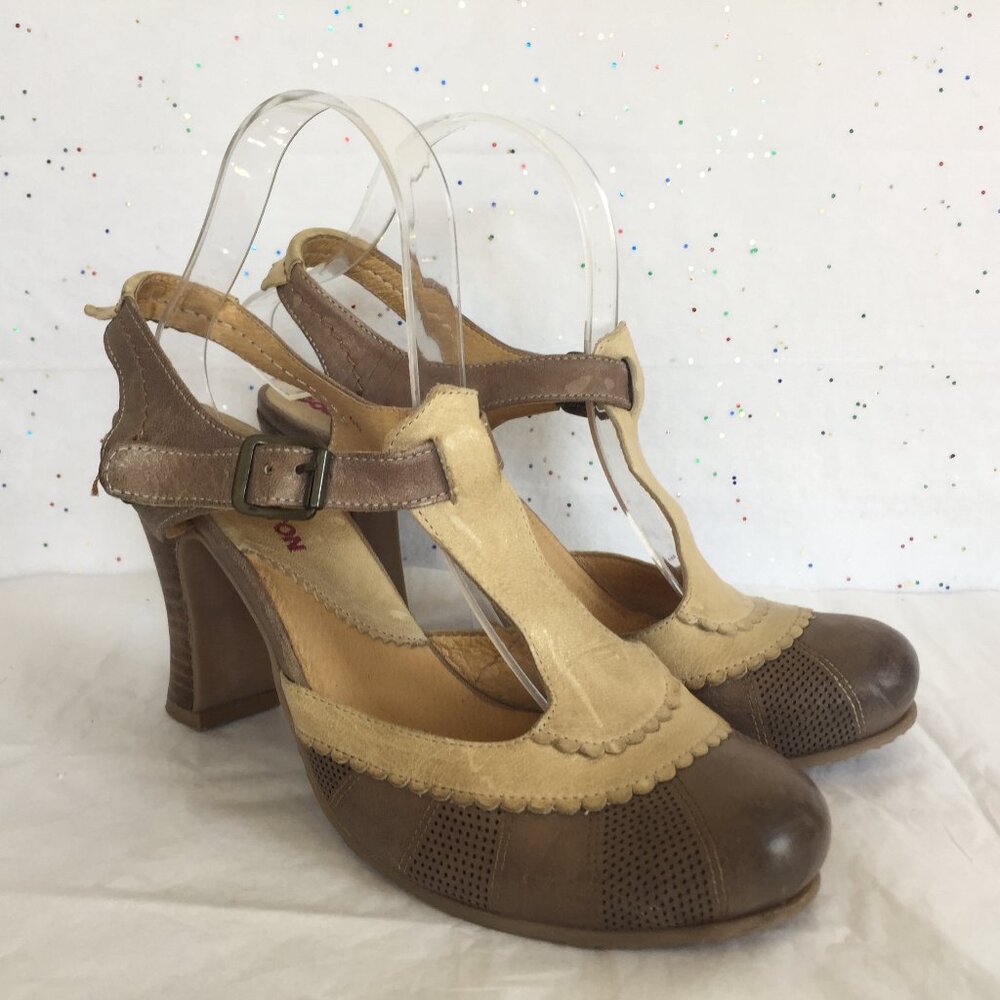 Gold button Taupe Brown Metallic Leather T Strap Pumps - Size 40.  US 9